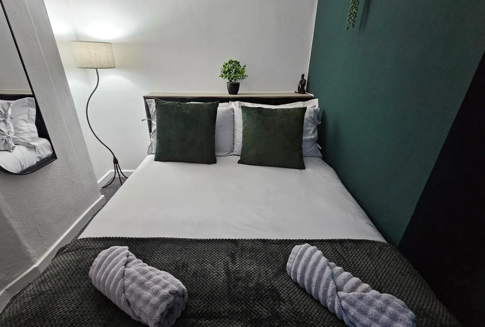 Ground Floor Apartment With Parking Kingston upon Hull