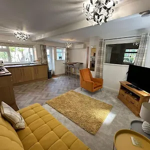 Apartment Thee Olde Cow Shed Cottingham, Location, 500 Meters From Cottingham Train Station, Close To Hull & Beverly, Free Parking & Wi-fi , Entire Detached, Cottingham (East Riding of Yorkshire)